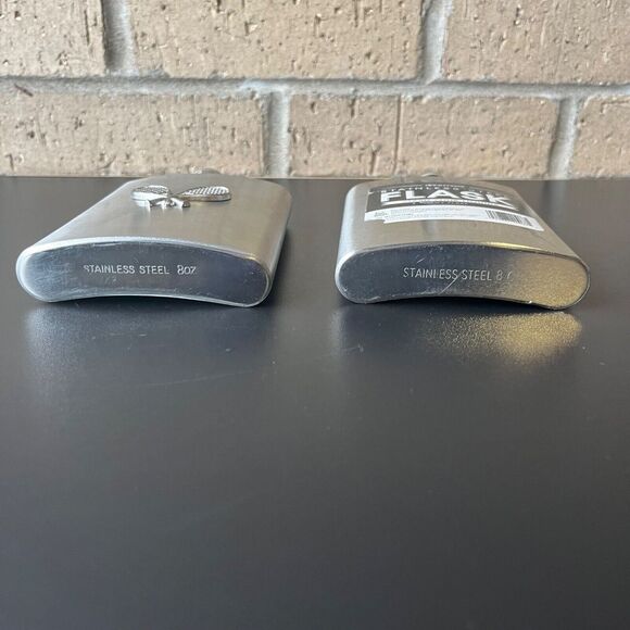 Set of Two Stainless Steel Flask 8 oz 5 in x 4 in x 1 in Drink Party Tardy Bar - Picture 6 of 14